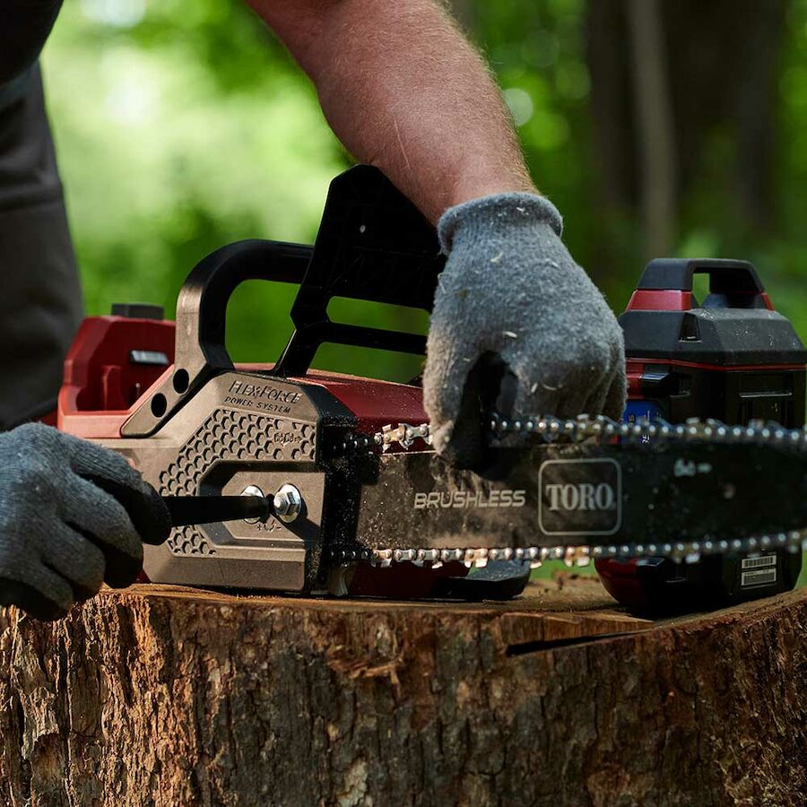 60V MAX* 16 in. (40.64 cm) Brushless Chainsaw with 2.0Ah battery