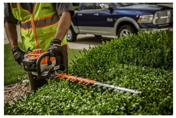 HS 82 R Hedge Trimmer | Gas-Powered Hedge Trimmer