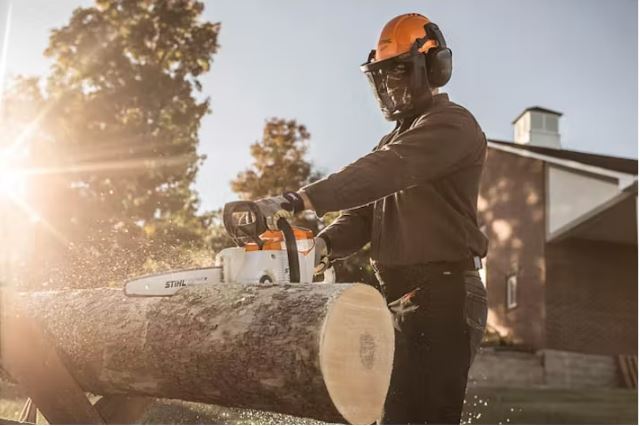 MSA 200 C-BQ | Lithium-Ion Powered Chainsaw