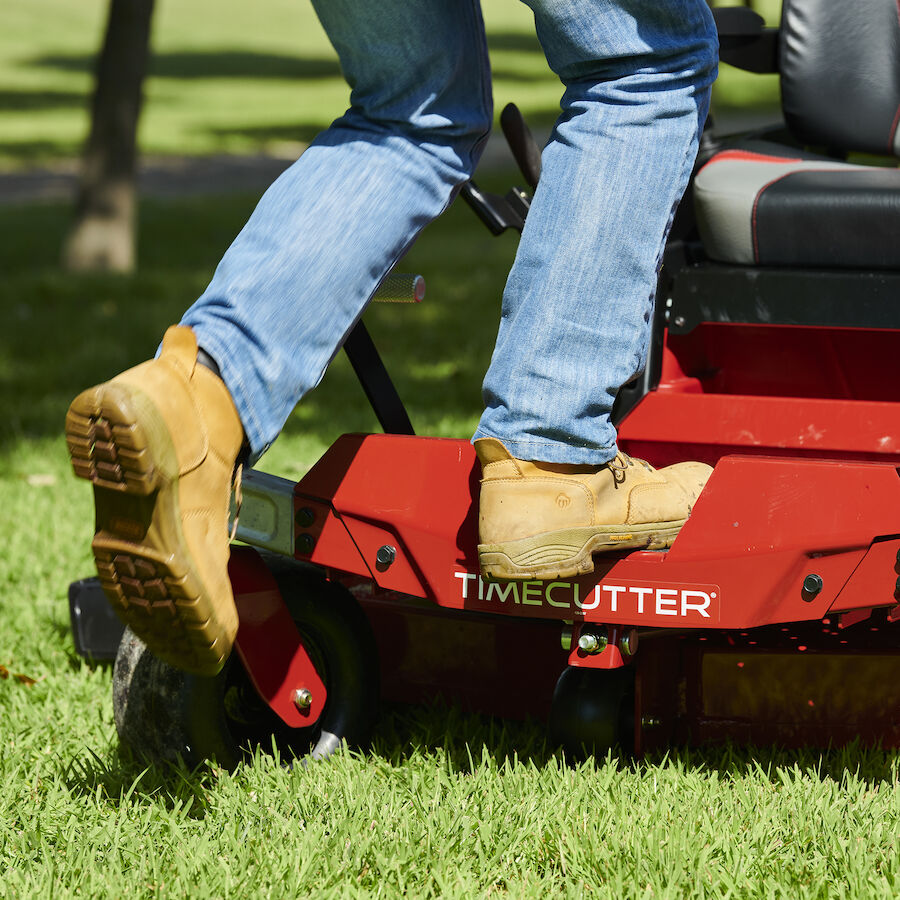 42 in. (107 cm) TimeCutter® Zero Turn Mower