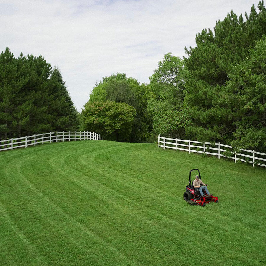 60 in. (152 cm) TITAN® MAX Zero Turn Mower