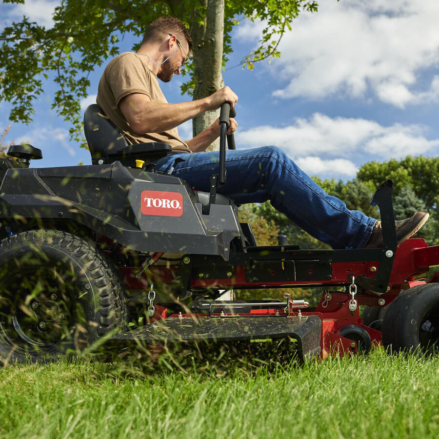 54 in. (137 cm) TITAN® Zero Turn Mower (California Model)